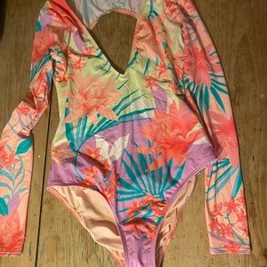 Billabong lost in daydreams long sleeve swim NWT